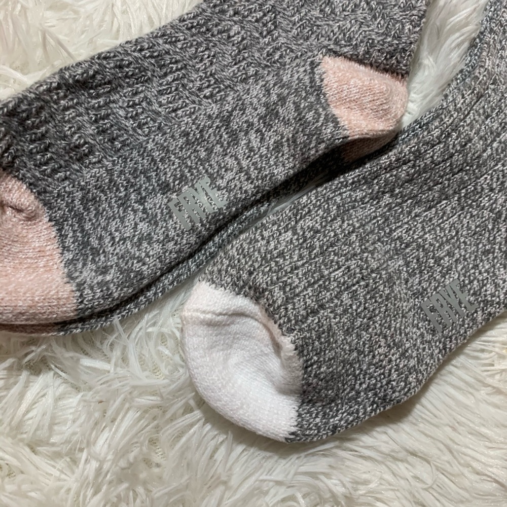 Frye Supersoft Tube Socks Size 5-10 - Picture 2 of 5